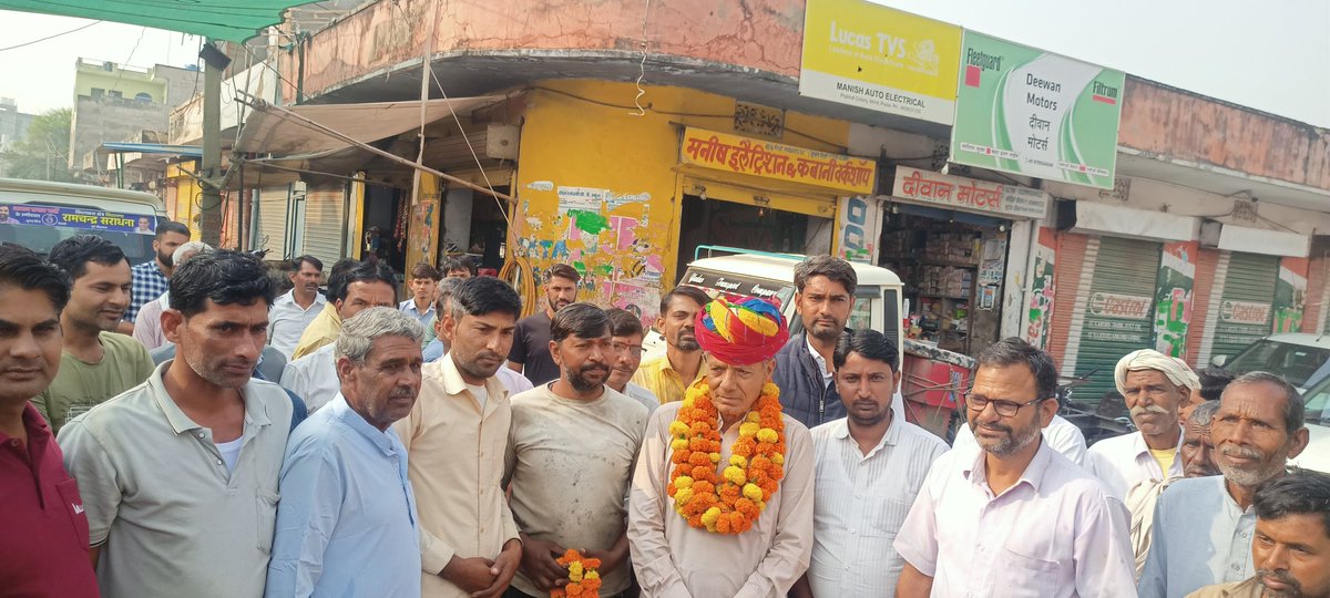 विराटनगर विधानसभा से <a href="/RLPINDIAorg/">Rashtriya Loktantrik Party</a>+<a href="/ajadsamajparty/">AJAD SAMAJ PARTY UP LUCKNOW MANDAL</a> के प्रत्यासी श्री रामचंद्र जी सराधना आज प्रभात कॉलोनी समर्थन के लिए पधारे