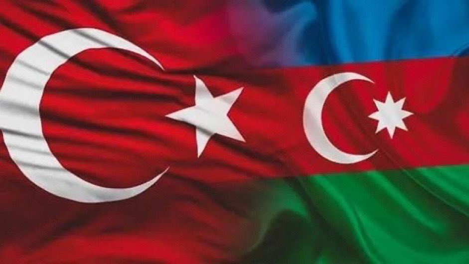 Can #Azerbaycan'ın Zafer Günü'nü yürekten kutluyor, şanlı zafer için canlarını feda eden şehitlerimizi rahmetle, gazilerimizi de şükranla anıyorum. #Karabağ Azerbaycandır! Tek millet iki devlet 🇹🇷🇦🇿