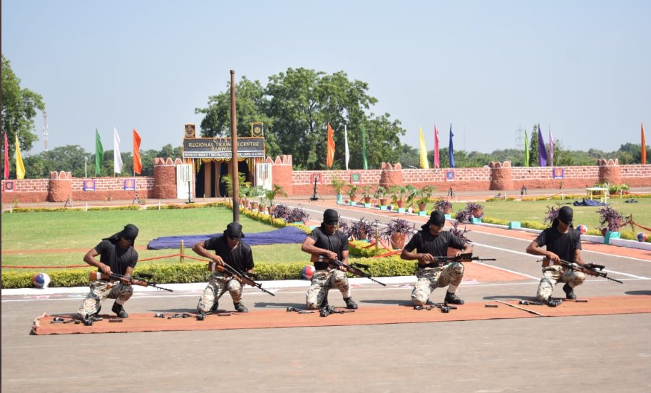 CISFHQrs's tweet photo. The eyes see what the mind knows!
#CISF weapon training. #MakingofSoldiers
#PROTECTIONandSECURITY #TRAINING
@HMOIndia @PIBHomeAffairs https://t.co/EHhPOiEnuy