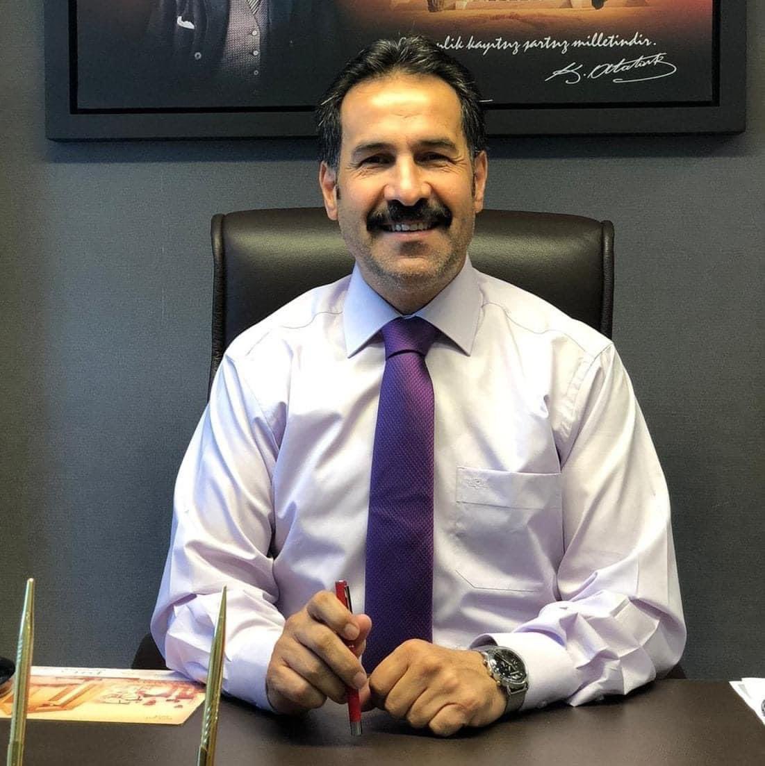 SelimMalkoc's tweet photo. Genel Başkanımız ve Cumhurbaşkanımız Sayın Recep Tayyip Erdoğan'ın tensipleriyle, Genel Merkez Yerel Yönetimler Başkan Yardımcılığı görevine devam eden Kocaeli Milletvekilimiz Sayın @cemil_yaman vekilimize hayırlı olsun. https://t.co/FhnPq4ocPW