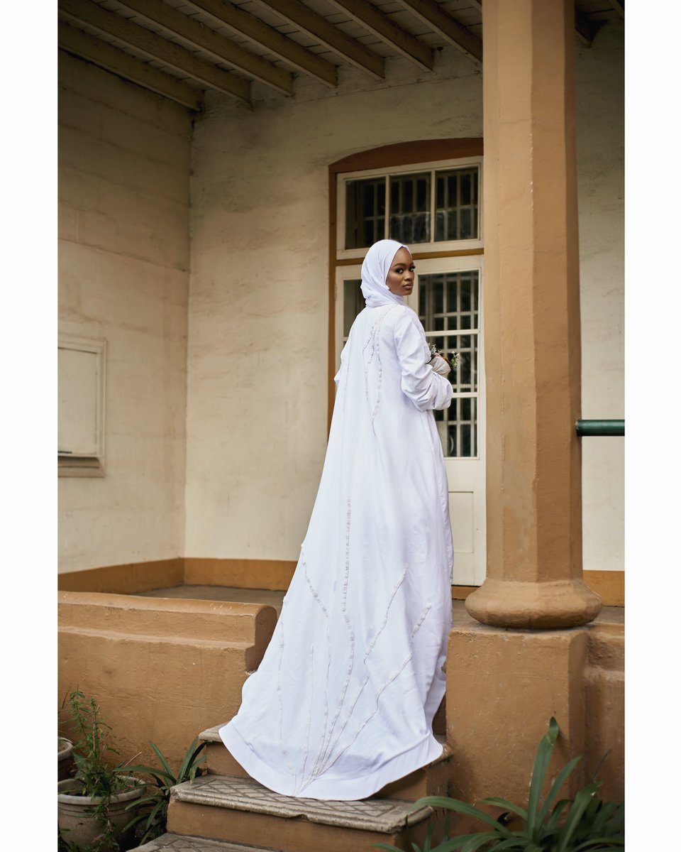 amina__oa's tweet image. Discover the timeless beauty of our makeup, perfectly tailored for every bride's special day. Embrace elegance, grace, and authenticity🌸✨ #MuslimBride #EleganceUnveiled #MakeupMagic"