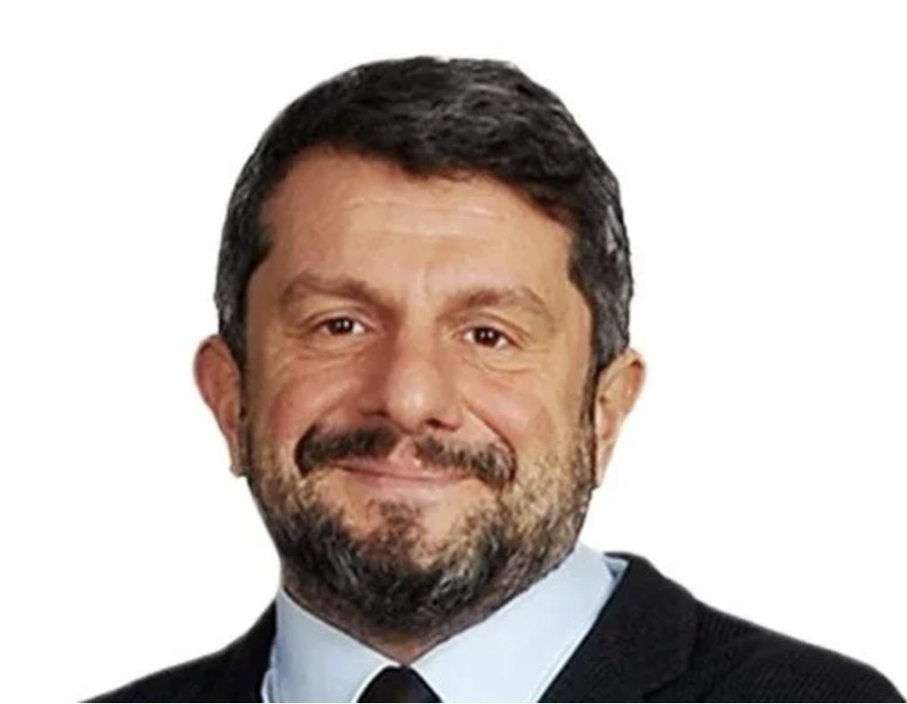 Yargıtay Cumhuriyet Savcılarının Can Atalay kararı ile ilgili olarak sunmuş oldukları mütalaayı okudum.

En az dört yönden sorun mevcut bu mütalaada.

- Birincisi, Anayasa Mahkemesinin kararı gayet açık ve nettir. AYM bir ihlal kararı vermiş ve ihlalin, İstanbul 13. Ağır Ceza