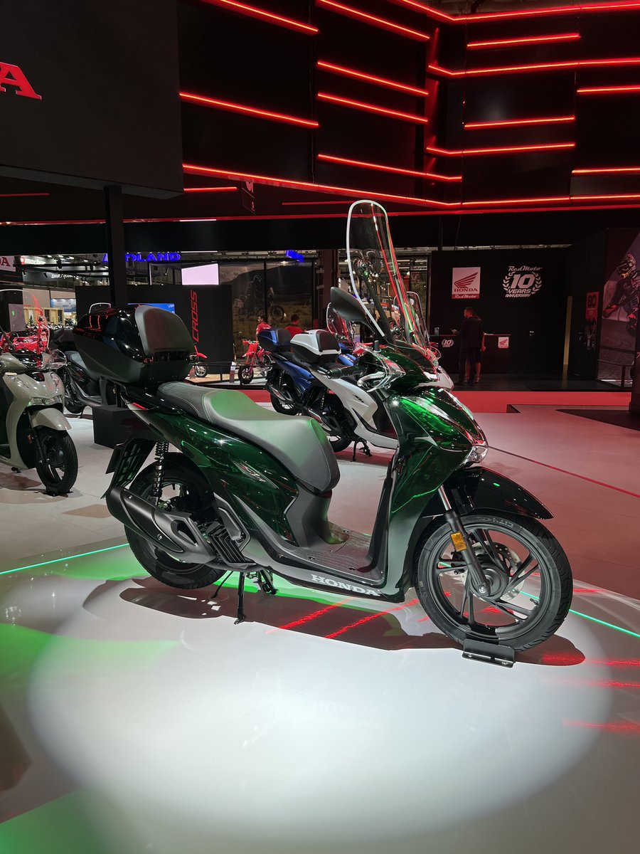DobleHonda's tweet photo. One of the more unusual offers that we have from #Honda for 2024 is the new #SH125 #Vetro.
It features very distinctive and funky, Green translucent panels to complement the Black panel work. Although not a Ltd Edition, it’s going to be popular
#DobleMotorcyclesOnTourEicma2023 https://t.co/ifSl3CZrsX