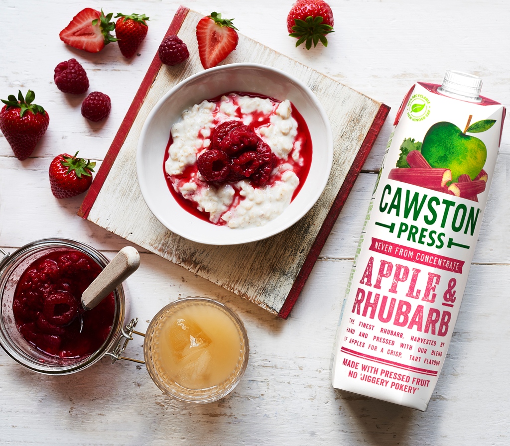 Porridge season is back and did you know not only can you enjoy a glass of Apple & Rhubarb juice with your breakfast, but you can also use it to make a raspberry compote, the perfect porridge topper!
