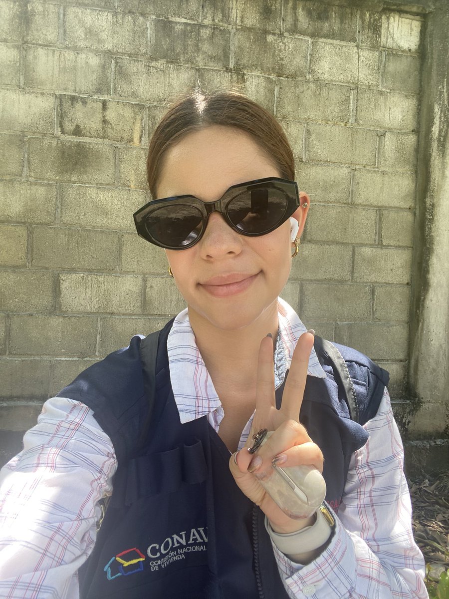 Danielaislight's tweet photo. Este año hubo más selfies https://t.co/5ZN33uPSCp
