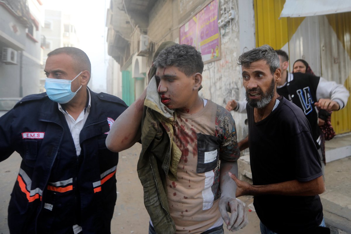 AJEnglish's tweet photo. Israel has unleashed another wave of attacks across the Gaza Strip as its war on the besieged enclave entered its second month.

— in pictures https://t.co/X6EbfY5m5F https://t.co/foXVyPuDAH