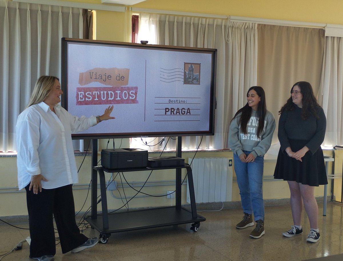 LaSalle_Gijon's tweet photo. Desafiando en Asistencia a la Dirección para presentar viajes de estudios a la dirección del centro y estrategias de comunicación para #itvasa
#SomosLaSalle #Gracias https://t.co/3E6bqQVacY
