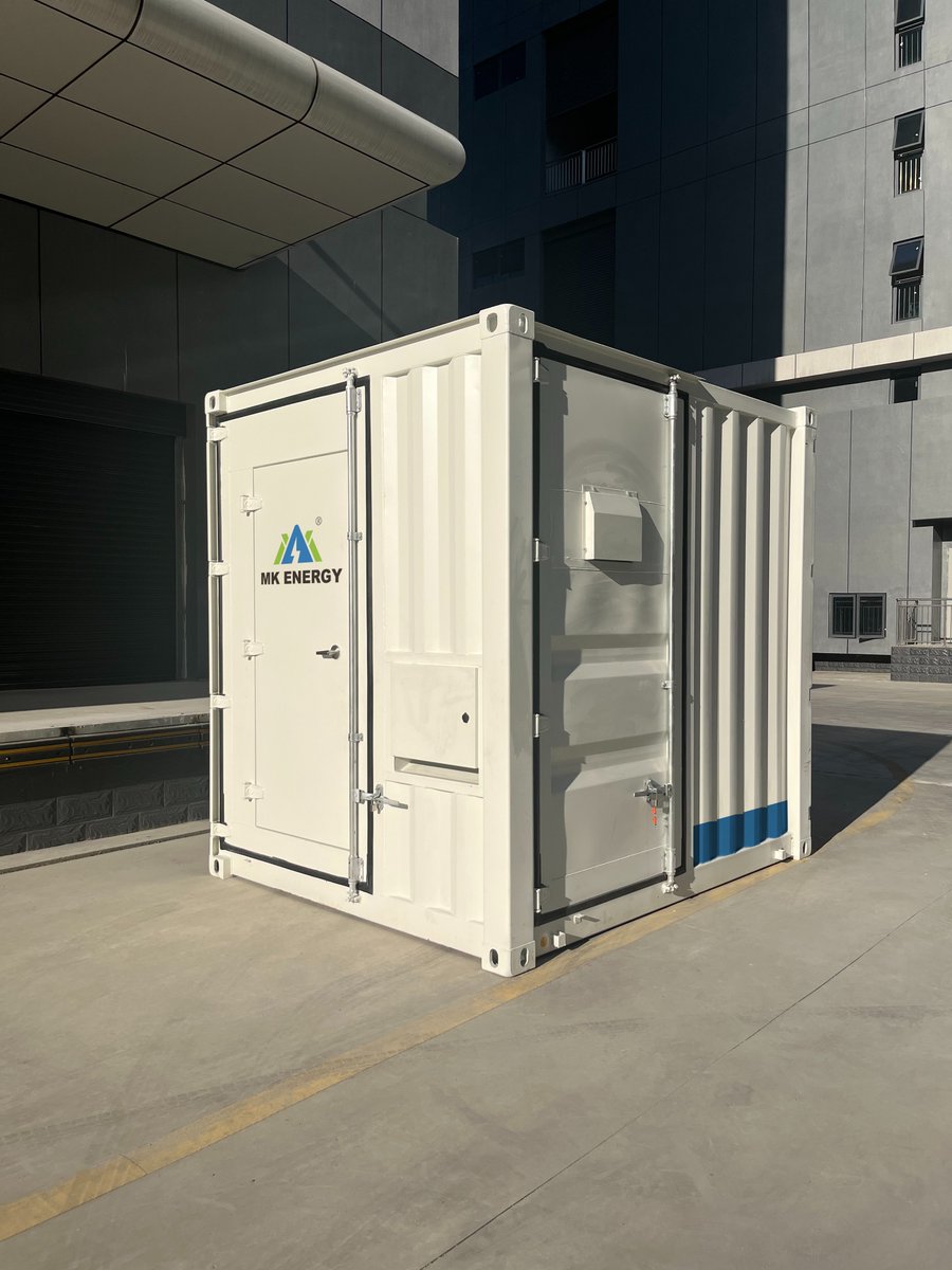 EnergyMK389643's tweet photo. #MKProduct An energy storage container photographed in natural light -- The #energystorage system can be used in a variety of harsh environments, making it a popular choice for energy storage in many factories and enterprises.👏 #lithiumbatterypack #batterymanagementsystems https://t.co/rOR9utWVN9