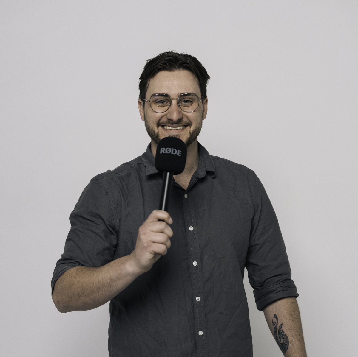 #NewProfilePic <a href="/rodemics/">RØDE</a> any open sponsorship? #CODZAGrind