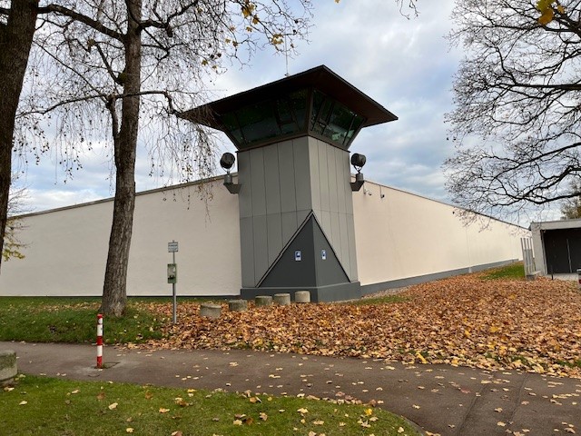 Guten Morgen aus München! Ich gehe heute mal wieder für die <a href="/wiwo/">WirtschaftsWoche</a> ins Gefängnis (nur zu Besuch, hoffentlich) und berichte im Liveblog über den #Wirecard-Prozess. Gratis, live und in Farbe hier: wiwo.de/unternehmen/di…