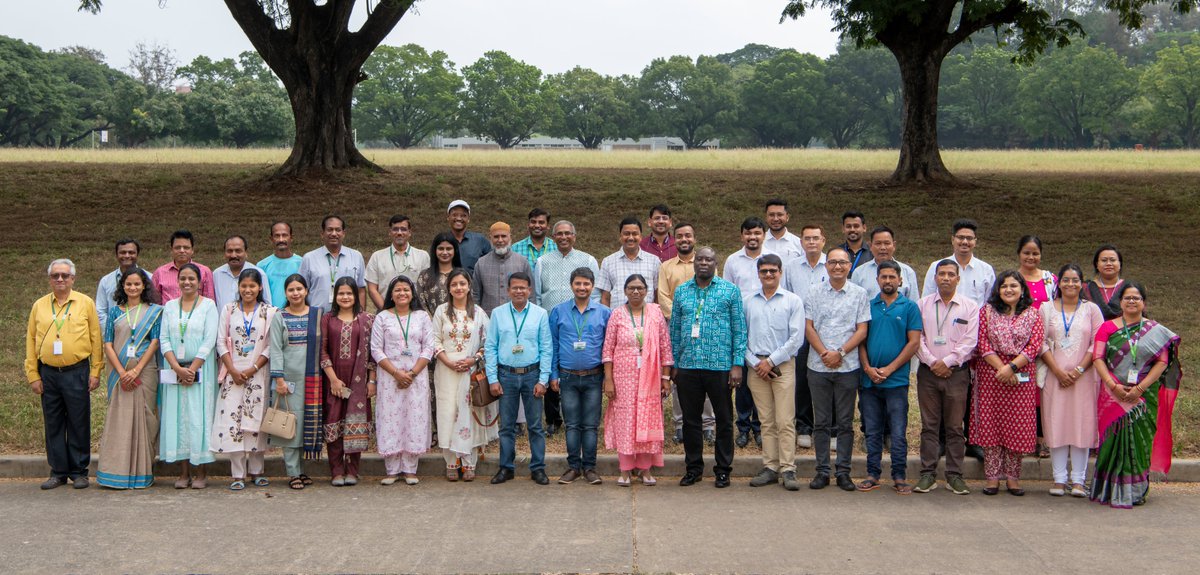 Assam Millet Mission is on the move!

Farmers, scientists and agri officers from Assam are at #ICRISAT HQ for a 5-day training program, learning about seed production, Integrated Plant Nutrient Management (IPNM) farming technologies, usage of farm machinery and more.

#Assam