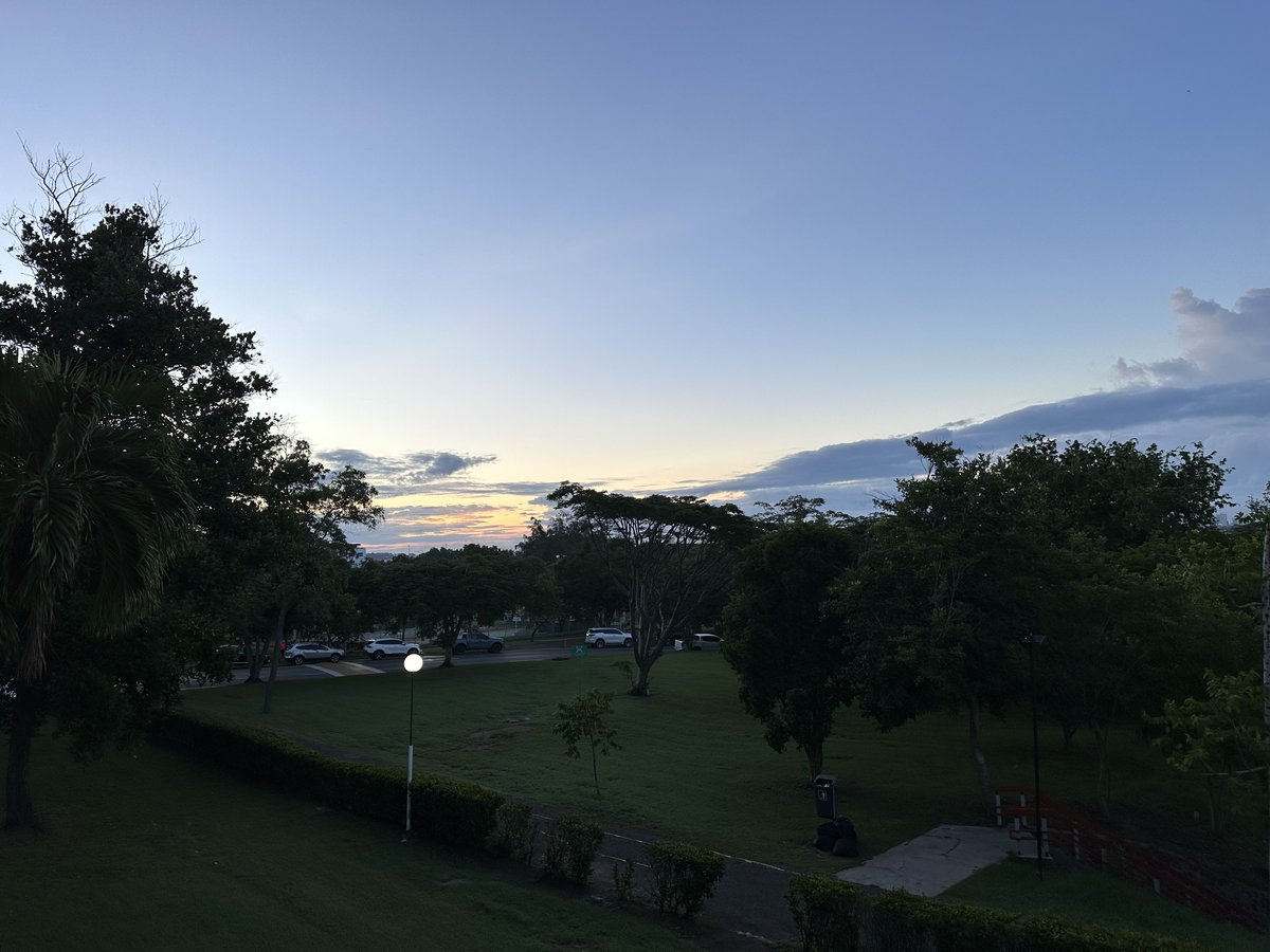 Así despunta el alba en este rincón de la República Dominicana.