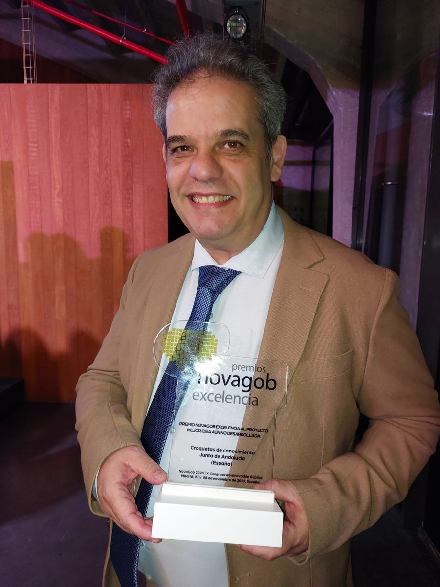 difusionKM's tweet image. Ayer nuestro compañero José María López Caballero @tramita5 recogía el 🏆#PremioNovagob2023 por el proyecto #CroquetasDeConocimiento a la Mejor Idea aún no desarrollada. Enhorabuena y muchas gracias por tu tesón y esfuerzo