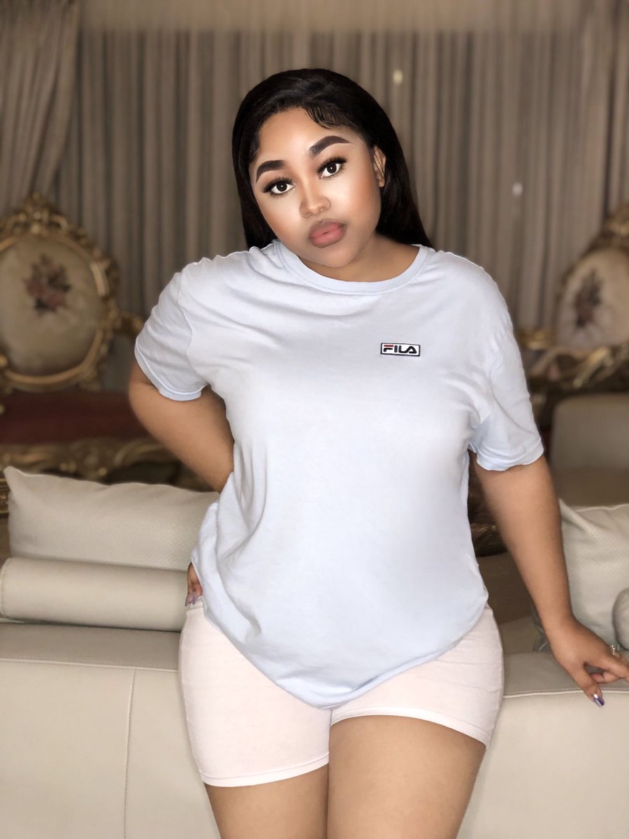 Chillin @ home ❄️🤍