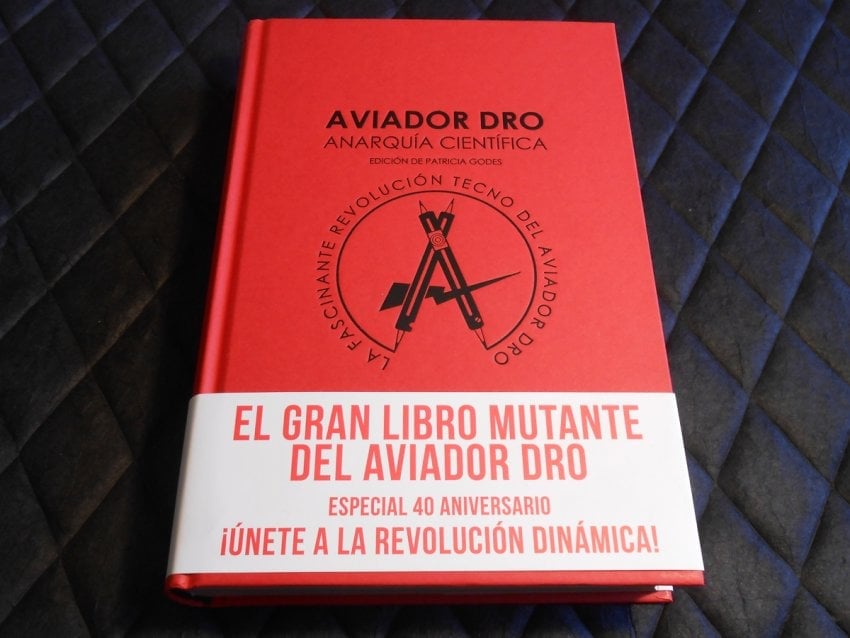 La_Felguera's tweet photo. Amamos el punk y la anarquía científica ❤️‍🔥
Estos dos artefactos son libros hermanos. Unidos por la misma pasión, pulsión y coincidiendo en el tiempo y en el espacio. UNDERGROUND BABILONIA de @IvarMRO y AVIADOR DRO. ANARQUÍA CIENTÍFICA @AVIADORDRO 
https://t.co/UoT5c717sC https://t.co/DaxsQa0kX2