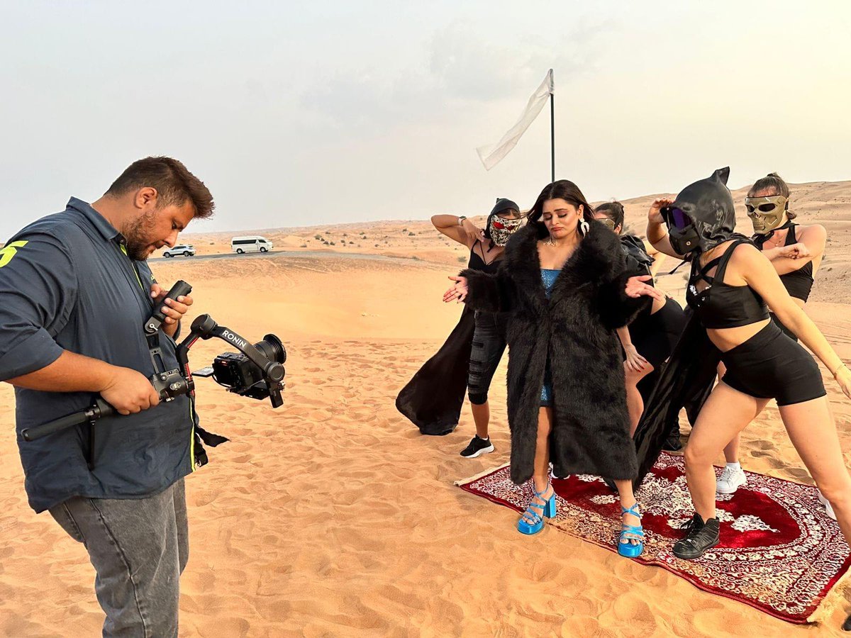 sandeepkishore_'s tweet image. 🎵 Dancing to the beats of #Bebika from #BebikasBotiBotisong. It's impossible not to move to this rhythm! 💃🎤