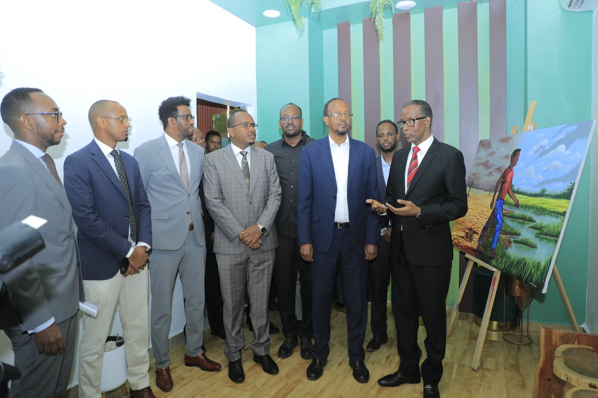 On 6th November, we proudly inaugurated the #ICEInstitute, which will lead the charge in addressing the climate crisis in Somalia. A vibrant ceremony took place at the University, with government officials, representatives from the private sector, and members of civil society
