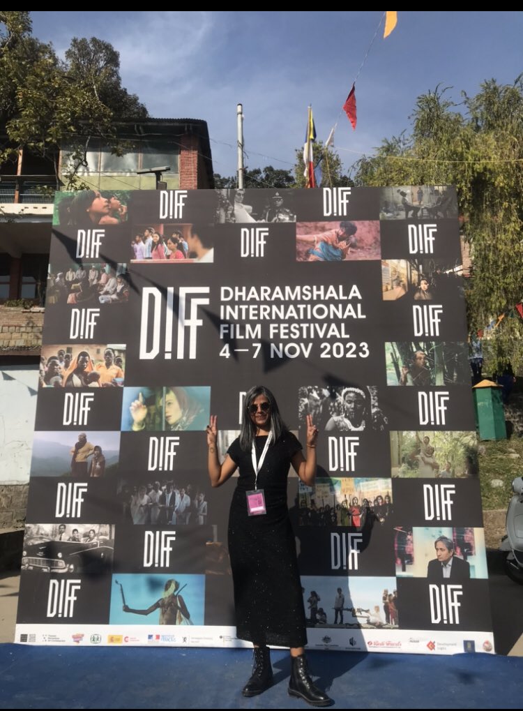jyotinisha's tweet photo. What dreams are made of. 💫✨🫀💙 @brantfilm1 had a houseful audience. Thanks @DIFFindia for giving me this opportunity. 🥹🌺 Big love to my crew. Gratitude @beemji @NeelamSocial @officialneelam @SunilAwachar6 @SahilGada @Himanshuchutias #jaibhim https://t.co/ynabnu461H