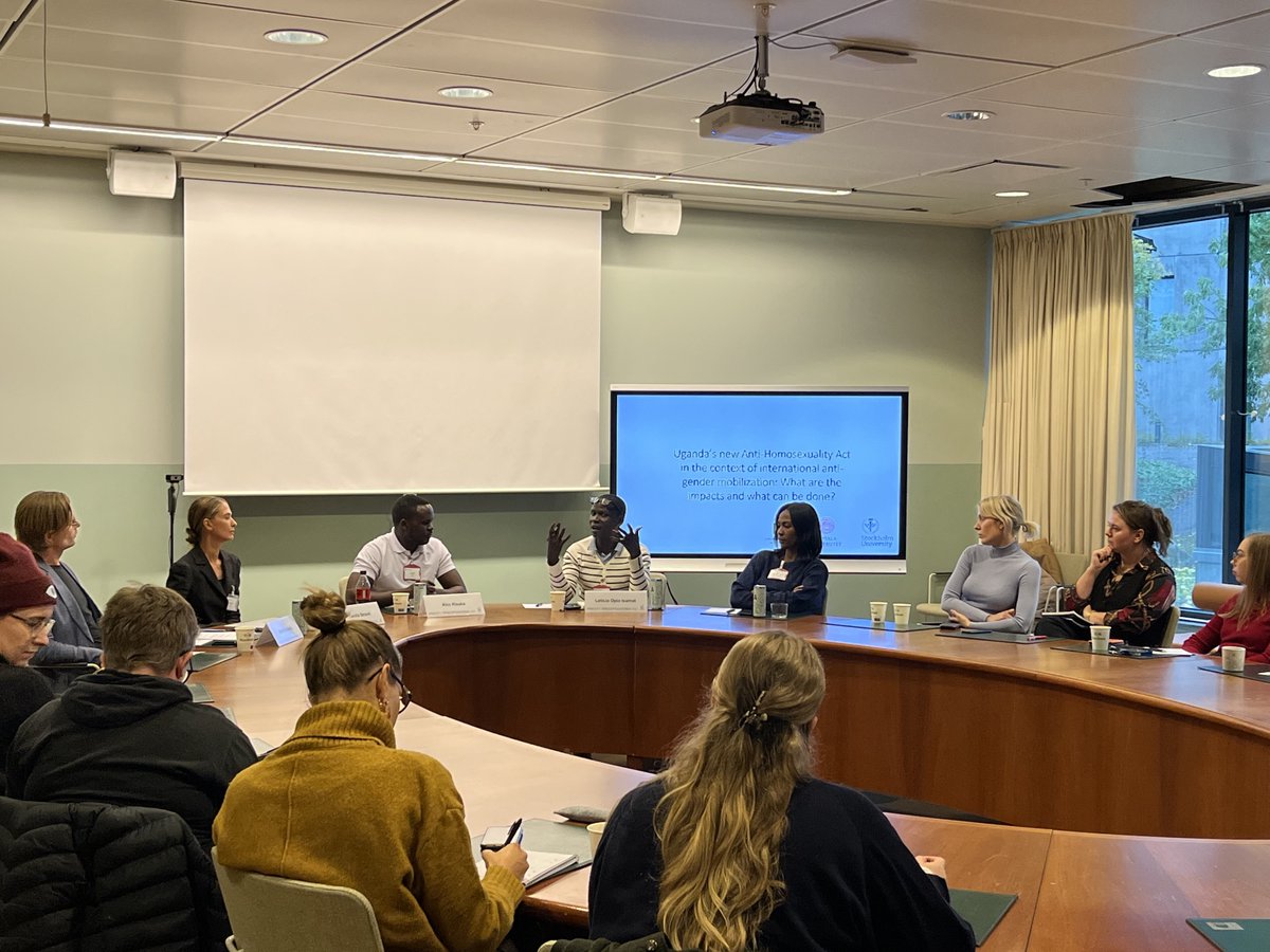 "We wouldn't be sitting like this in Uganda" - Leticia Opio Isamat.

UI:s program för global politik och säkerhet tillsammans med aktivisterna, Leticia Opio Isamat, Alex Kisaka och Lisa Wamutanga håller ett samtal om LGBTQI+ rättigheter och Ugandas nya Anti-Homosexuality Act.🏳️‍🌈🇺🇬