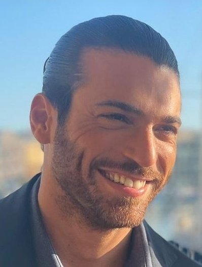 Feliz cumpleaños #CanYaman! Disfrútalo,  celébralo! 🥳🥳🥳
#HappyBdayCan