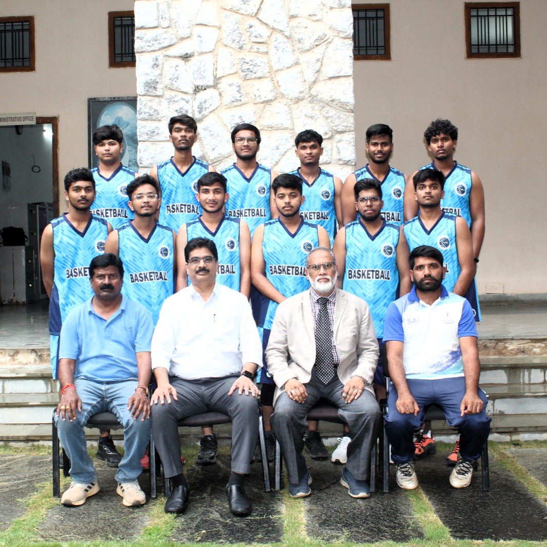 Wishing our 12 talented students all the best at the South Zone Inter University Basketball (Men's) Tournament in Kerala from Nov 13 to 18, 2023! Safe travels and good luck!

#SRU #SRUniversity #Btech #BasketballTournament #InterUniversitySports