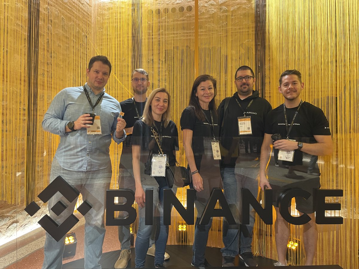 ascendianetwork's tweet photo. The #AirDAO team is currently at #BinanceBlockchainWeek ! 

Comment below if you want to meet up👇 https://t.co/xw1y6RjR4s