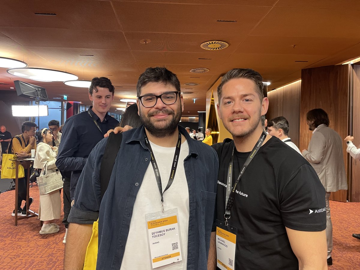 ascendianetwork's tweet photo. The #AirDAO team is currently at #BinanceBlockchainWeek ! 

Comment below if you want to meet up👇 https://t.co/xw1y6RjR4s