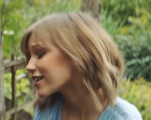 FANderWaalNews's tweet photo. .@GraceVanderWaal • #ScreenshotOfTheDay
#SoMuchMoreThanThis MV on her @Vevo
👉 https://t.co/2FOe6zcxbP
2017.12.04 / 32.9M @YouTube Views
#KevinSlack #SMMTT #JustTheBeginning #SupportGraceVanderWaal #ChooseKindness https://t.co/Y934ztJy6L