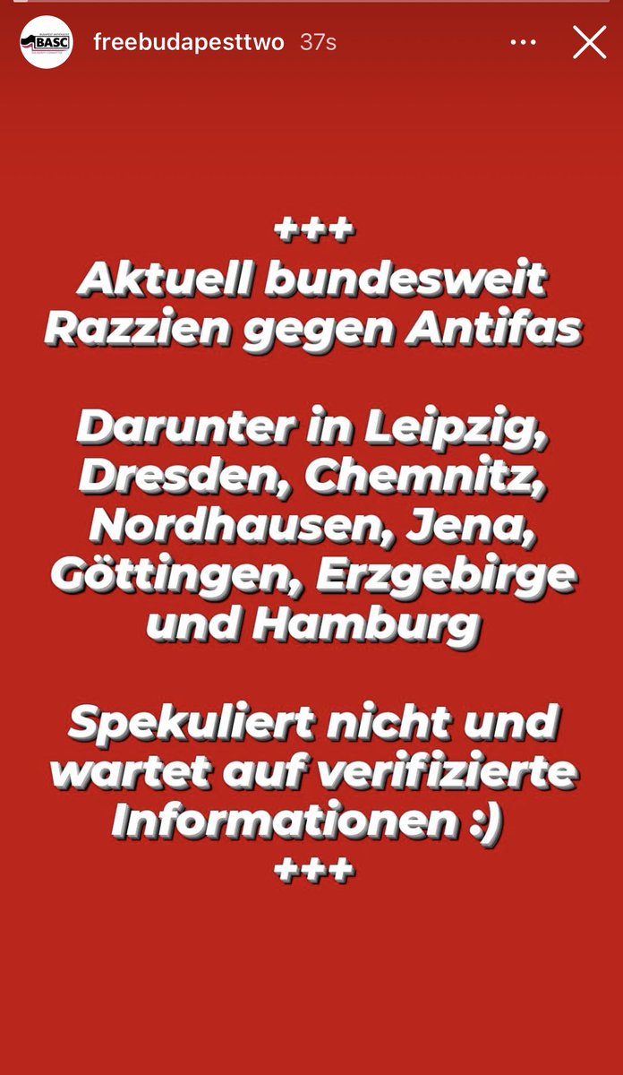 Politischerhund's tweet photo. #le0811 #dd0811  
Laut dem Budapest Solidarity Bündnis heute morgen wohl Razzien in verschiedenen Städten.
Ihr werdet uns nicht brechen!
Feuer und Flamme der Repression! https://t.co/C6sCh4sHgL
