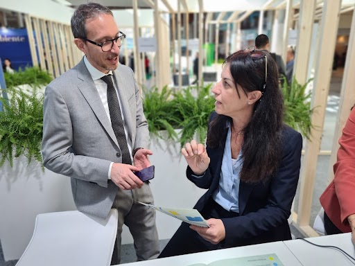 infocamere's tweet photo. 🔄 Stiamo lavorando per rendere la digitalizzazione la chiave dell'efficienza aziendale
🌟 Vieni allo stand 101 di @Ecomondo e scopri come il Servizio di Collegamento delle Imprese alla #PDND semplifica il tuo lavoro e integra l'#innovazione nella tua impresa
#Ecomondo23 https://t.co/ez6ZFXx6IR