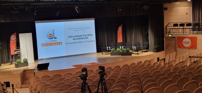 laure_lx's tweet photo. Nous vous attendons nombreuses et nombreux pour le colloque #Cfdt de la #FilièreAluminium : la salle est prête 😉
#TransformationEcologique #Industrialisation #Recyclage #Territoires https://t.co/fCyGX535E7