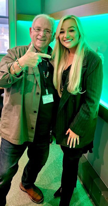 It was lovely to welcome Claudia Buckley as my first guest to <a href="/BBCRadioFoyle/">BBC Radio Foyle</a> studios yesterday for a chat about her music &amp; launching her new band.I wish her every success for the future.AND remember you can always listen again on @bbcradiosounds <a href="/bbcradioulster/">BBC Radio Ulster</a> @bbcradiofoyle 🎤