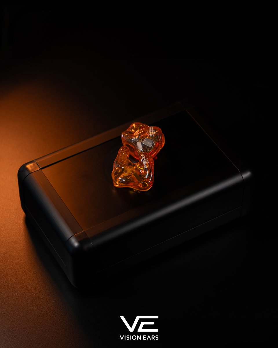 VisionEars_de's tweet image. Some warm colors for the cold days! 😉

Our beautiful VE7 with amber shell and clear faceplate allowing a glimpse on the stunning tech inside!

#ve #visionears #inearmonitoring #custominear #handcraftedincologne