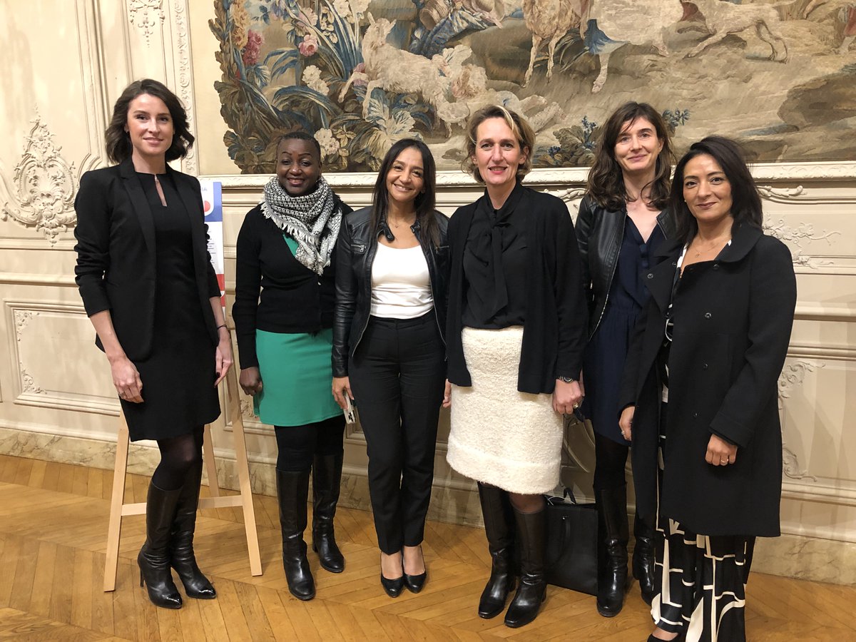 Majorite92's tweet photo. #PrixTerritoria
L'@ObsTerritoria suit et récompense les initiatives exemplaires des collectivités territoriales. 4⃣8⃣ lauréats ont reçu leur trophée, parmi lesquels l'@agence_autonomy  (#Yvelines / #HautsDeSeine) dans les catégories Ressources humaines et Services aux personnes. https://t.co/RGjK7qlXbp