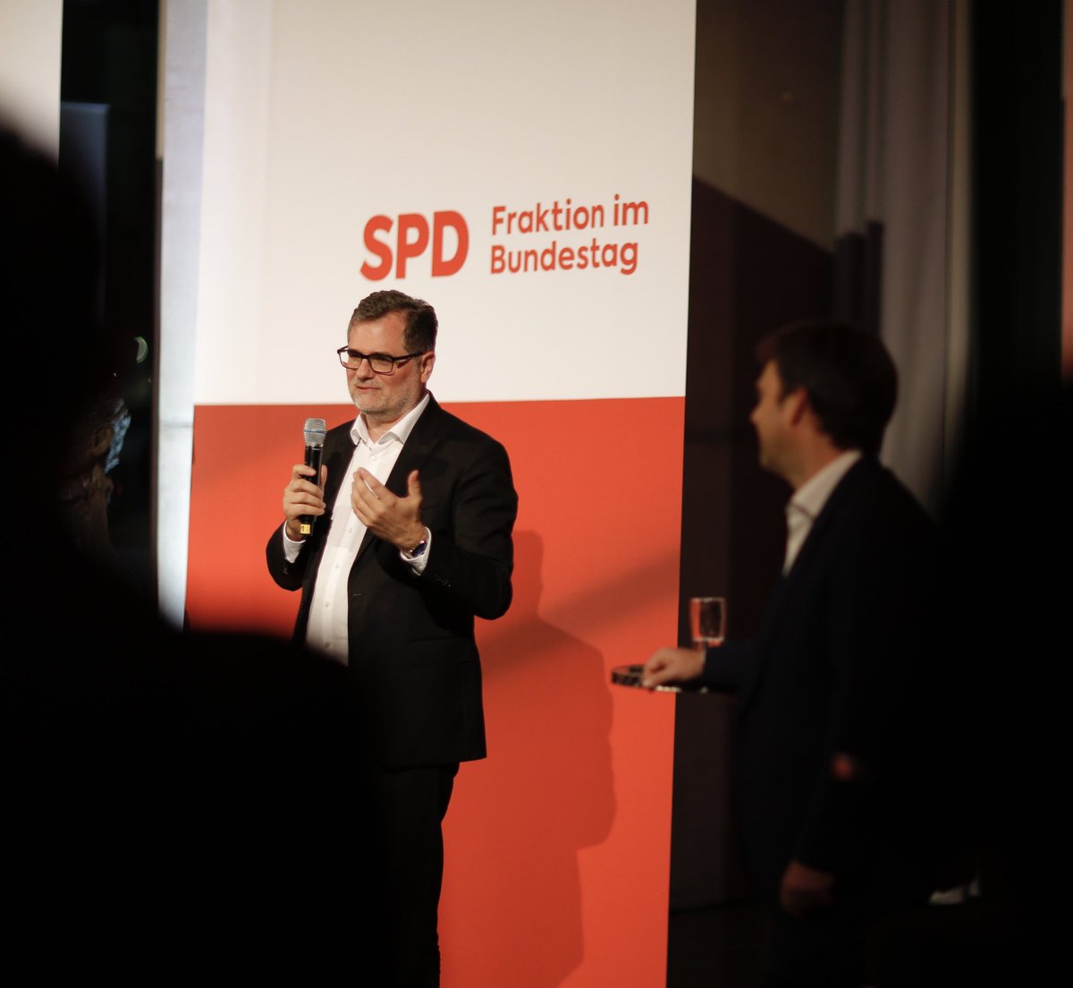 Volles Haus im #Bundestag beim Digitalpolitischen Abend der <a href="/spdbt/">SPD-Fraktion im Bundestag</a> mit <a href="/W_Schmidt_/">Wolfgang Schmidt</a> Danke für den großen Zuspruch und den intensiven Austausch 👏 <a href="/spd_netzpolitik/">SPD Netzpolitik</a>