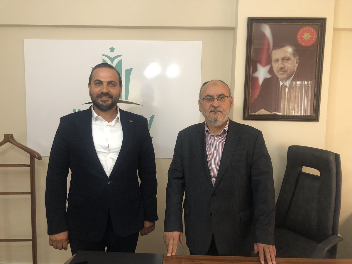 Ak Parti Ümraniye ilçe yönetiminden Zülfikar Ambarkaya <a href="/zulfikar_018/">ZÜLFİKAR ANBARKAYA</a> kardeşimiz ziyaretimize geldi, kendisine çok teşekkür ediyorum,çalışmalarında başarılar diliyorum.