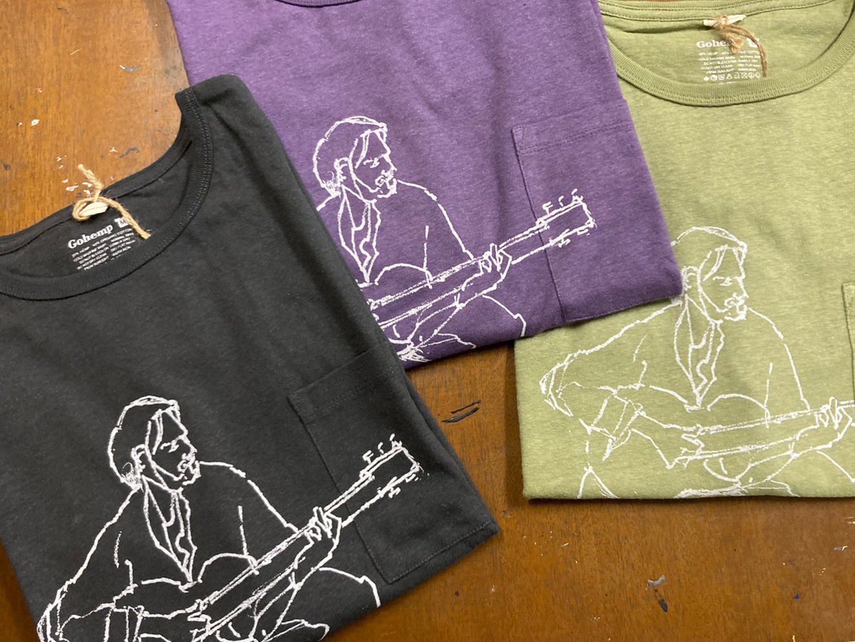 Festival de FRUEにて、一瞬で完売してしまったBlake Mills Tシャツ、たった今完成！！
11/9のSUPERNOVA KAWASAKI限定カラーです🖤💜💚 お買い逃した方はぜひ！
#frue #gohemp #blakemills