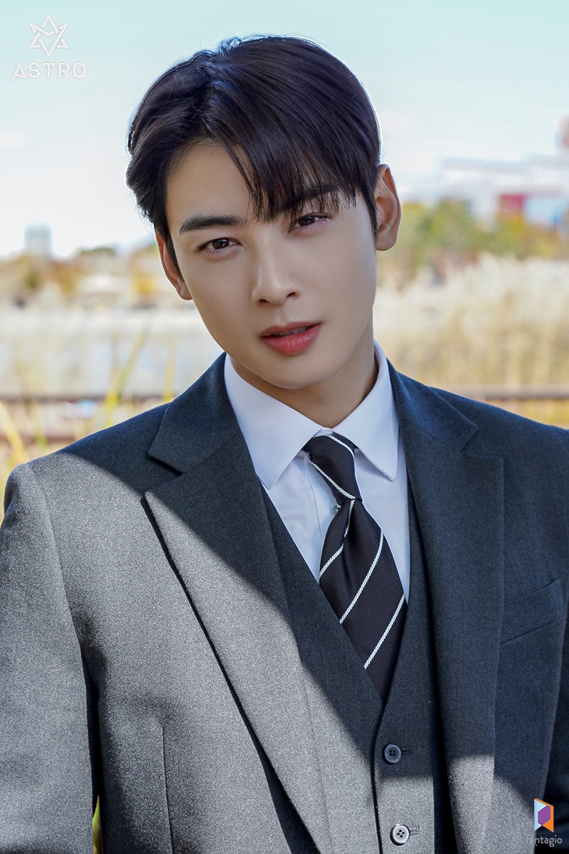 eunwoo pics tweet media