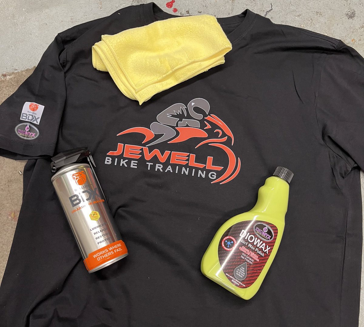 JewellTraining's tweet photo. Massively chuffed with what just landed through the door. 
T-shirt is great quality as you’d expect from this superb firm. 
Brilliant. 
@diomyx1 @DiomyxPrint @BulldogBDX https://t.co/Cka8gJnknC