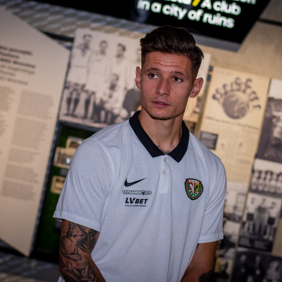 Nowy zawodnik 🟩⬜🟥 @SlaskWroclawPl Patryk Klimala już był w Muzeum Śląska Wrocław - a Wy? 🤔 Wywiad z napastnikiem zobaczycie tutaj: youtu.be/EFrZhjL765I Więcej informacji na temat muzeum: muzeumslaskwroclaw.pl Dzięki, @SlaskWroclawPl 🫡