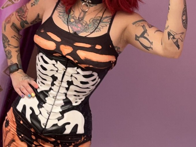 I'm online right now on SkyPrivate - pay-per-minute system for Skype live shows. Call me right now in<a href="/tag/realloyalfans"class="tags"><span>#realloyalfans</span></a>