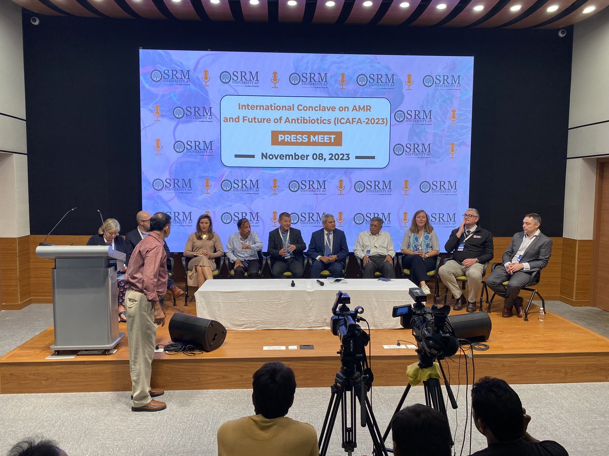 Ally_GEMs's tweet photo. The @innovateuk #GlobalExpertMission met with local press at the @SRMUAP #AMR Conclave to discuss the need for education on the importance of targeted, not general use of antibiotics.

#OneHealth @IUK_Global @IUK_KTN @UKRI_India @UKinIndia https://t.co/5W1V1OxTMi
