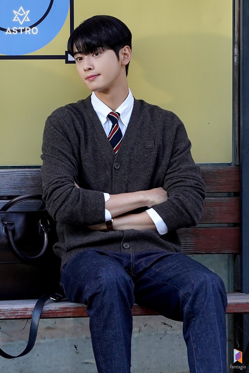 chaeunwoodaily's tweet photo. Cha Eun Woo behind photos for #AGoodDayToBeADog..
 https://t.co/KuiHWGLh74

231108 @offclASTRO
#ChaEunWoo | #차은우 | #チャウヌ | #车银优 | #ชาอึนวู | #아스트로 | #ASTRO (2) https://t.co/qfy3IqzSFs