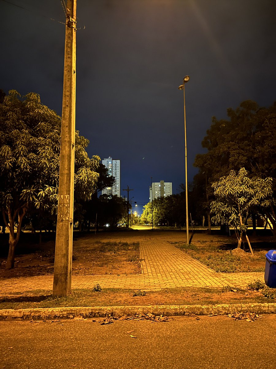 Jocyelma Santana (@jocyelmasantana) on Twitter photo A luz é do poste na rua. Mas na quadra de areia da praça da 207 Sul/Arso 23 tá escuro. Os “atletas” sumiram. E o motivo da existência deste espaço fica comprometido. Solicitação à <a href="/cidadepalmas/">Prefeitura de Palmas</a> para resolver . A luz é do poste na rua. Mas na quadra de areia da praça da 207 Sul/Arso 23 tá escuro. Os “atletas” sumiram. E o motivo da existência deste espaço fica comprometido. Solicitação à <a href="/cidadepalmas/">Prefeitura de Palmas</a> para resolver .