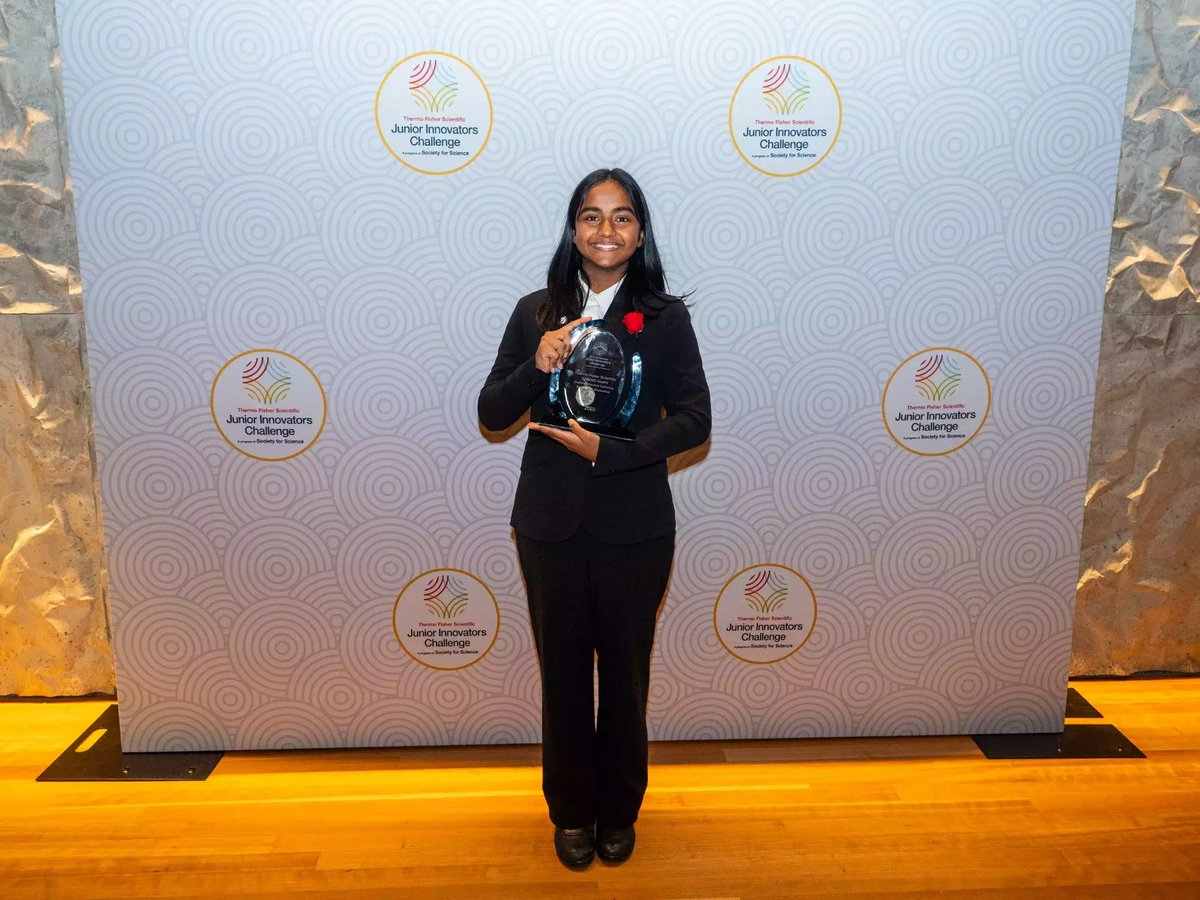 NewsNowJK's tweet image. 12-year-old #ShanyaGill wanted to design a device that detects fire faster than the standard devices after a restaurant behind her house burned down.

#Viral #firedetection