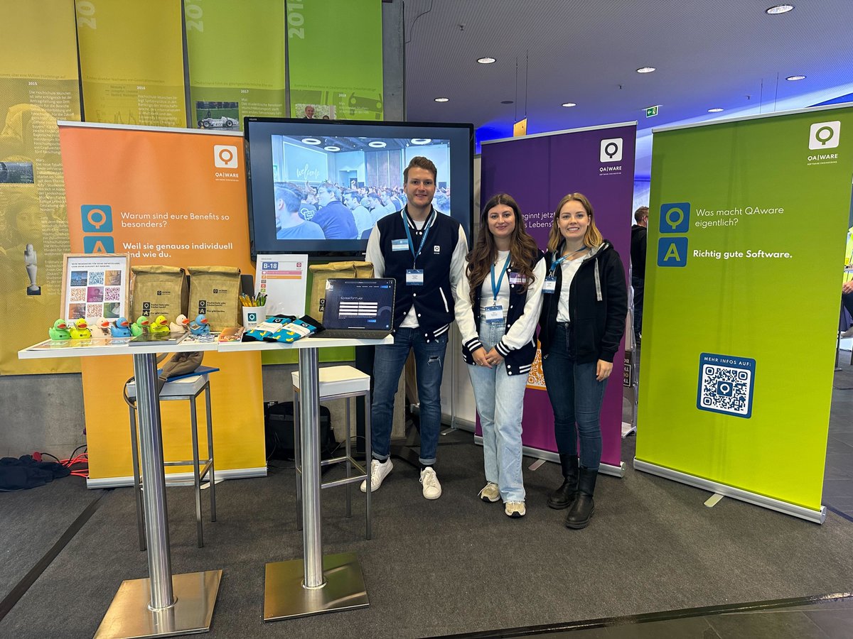 📣 Liebe Studierende, wir sind auf der #HOKO an der Hochschule München, Stand B18. Neugierig auf Business &amp; IT? 🚀 Bei uns lebt ihr eure IT-Leidenschaft aus! 💥 Entdeckt euer nächstes Level. Codet jetzt eure Zukunft mit QAware 👉 bit.ly/3S0yK60