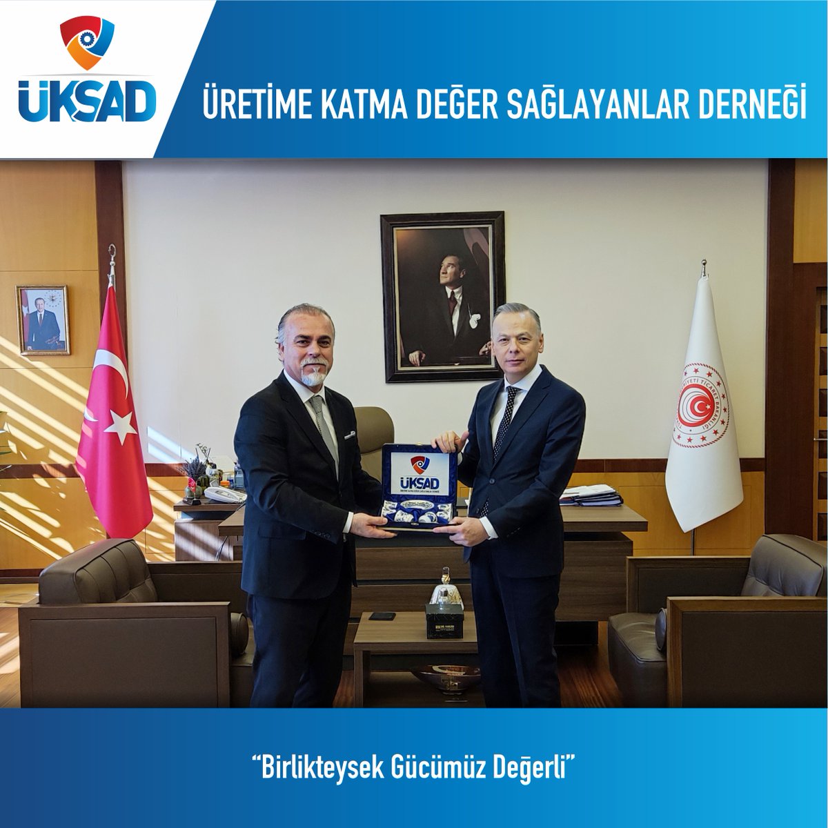 uksaddernek's tweet photo. ÜKSAD Başkanlık Divanı Olarak Ticaret Bakan Yardımcımız  Sn. Özgür Volkan AĞAR Beyi ziyaret ettik. Üyelerimizin Ankara’nın ihracatını artırmada daha fazla katkıyı nasıl sağlayabileceği konularında istişare ettik. Misafirperverlikleri ve katkıları için kendilerine teşekkür ederiz. https://t.co/6ULFNPB9aq