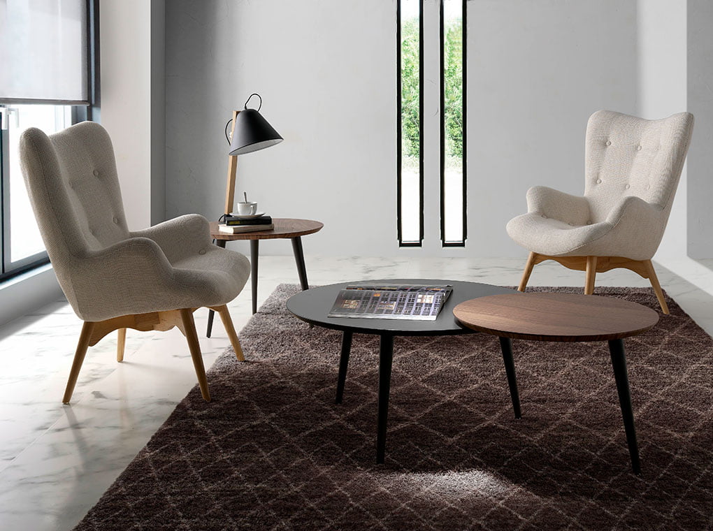 ¿Un sillón perfecto para disfrutar de una buena siesta veraniega? En Angel Cerdá tenemos lo que necesitas.

Nuestro sillón de tela beige perfecto para los ratitos de desconexión. Desde tomarse un café por la mañana y disfrutar de las vistas hasta dar una cabezadita o leer un rato
