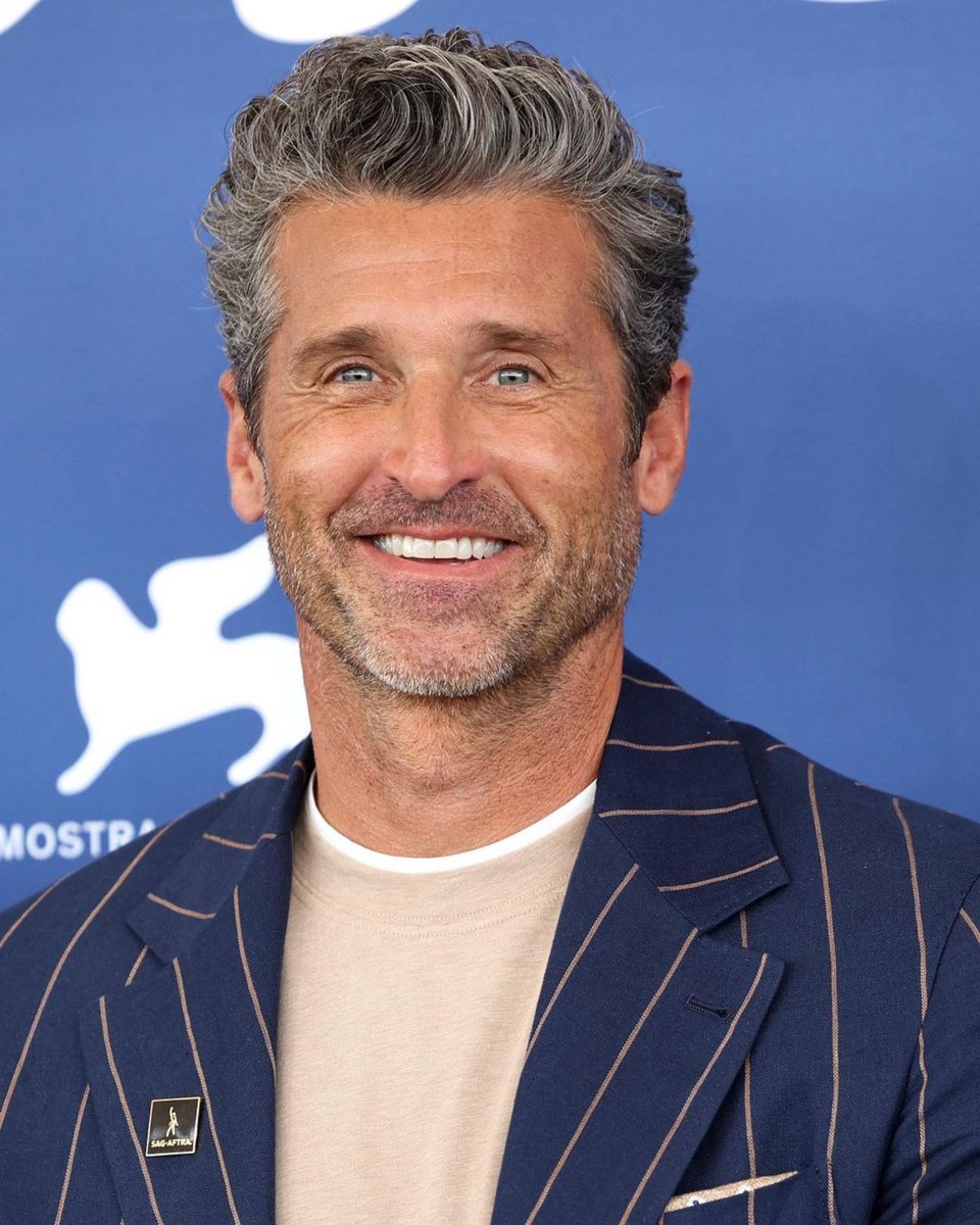 GossipRoomOff's tweet image. 🚨 L’acteur de "Grey’s Anatomy", Patrick Dempsey, a été désigné par le magazine People comme "l’homme le plus sexy sur terre" de 2023, succédant ainsi à Chris Evans, star de Marvel, honoré en 2022.

Patrick Dempsey, 57 ans, s’est dit "complètement choqué" lorsqu’il a appris la…