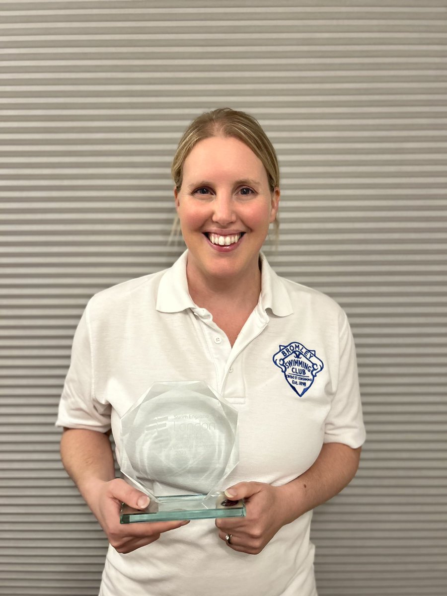 Congratulations to Coach Emily on being awarded the London Coach of the Year award! 🦡💥